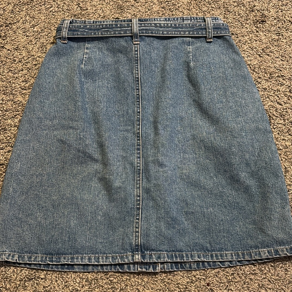 Denim button down skirt, adjustable belt & has deep - Picture 8 of 8